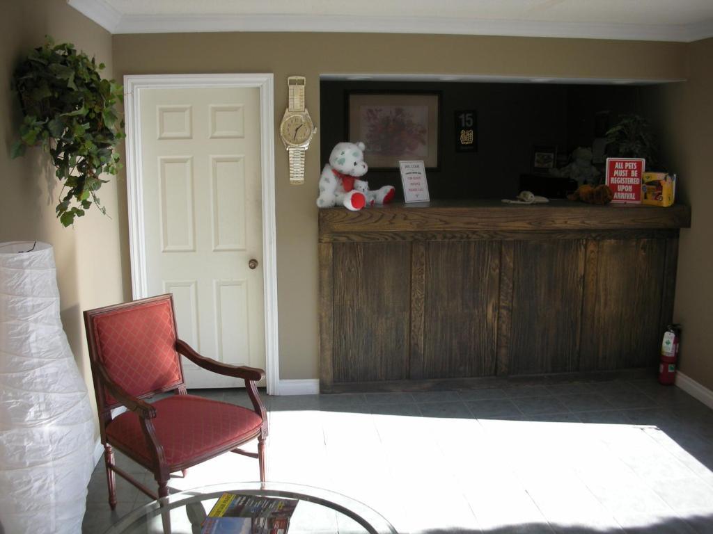 Cache Creek Inn エクステリア 写真