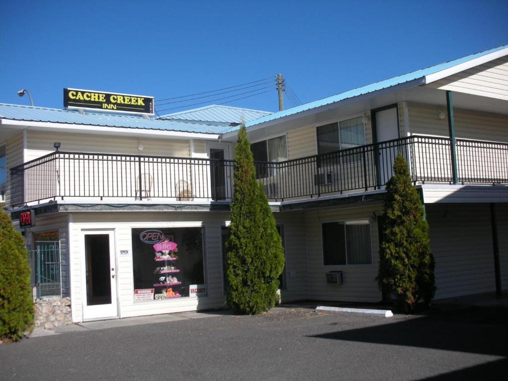 Cache Creek Inn エクステリア 写真