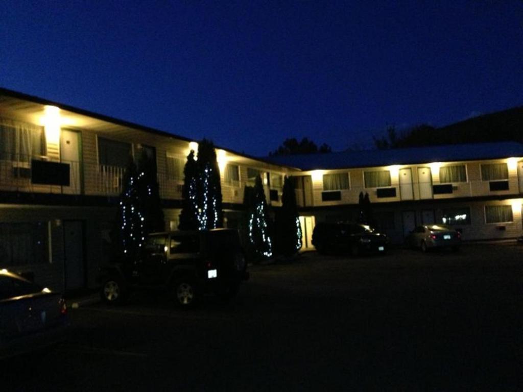 Cache Creek Inn エクステリア 写真
