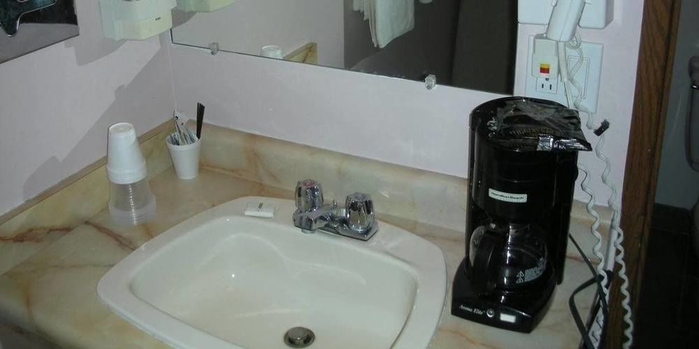 Cache Creek Inn エクステリア 写真